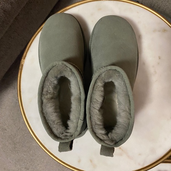 UGG Classic Ultra Mini Boots-Gray- Size 7 - Picture 2 of 5
